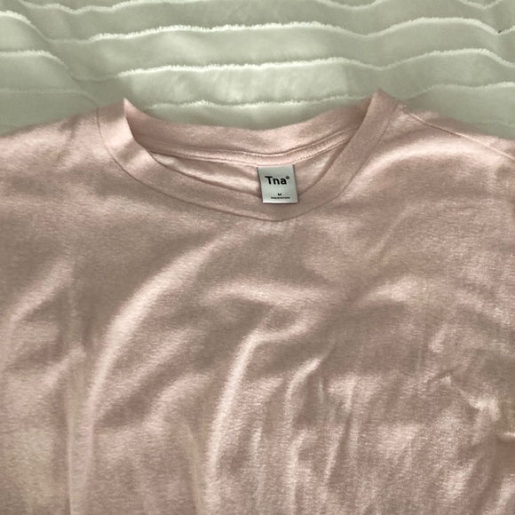 TNA soft tee ( Aritzia) - Picture 3 of 5